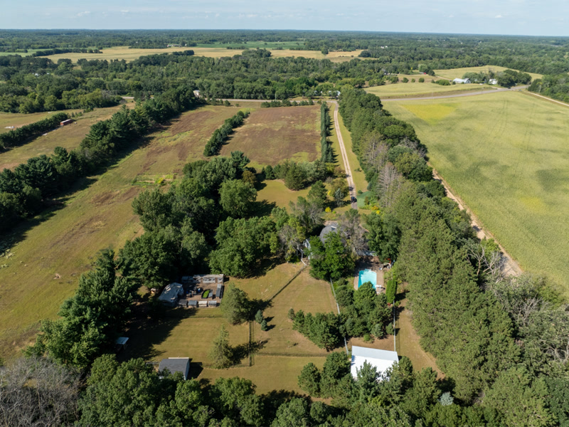 Sample property photo from the Gopher Studios real estate gallery, image 16 of 16